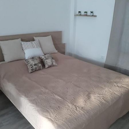 Fully Renovated Small & Cosy Studio Афіни Екстер'єр фото